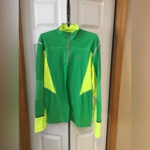 Men’s thermo running shirt.